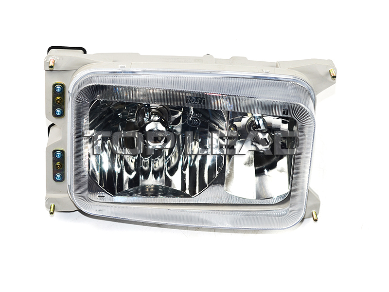 The Left Headlight WG9100720105